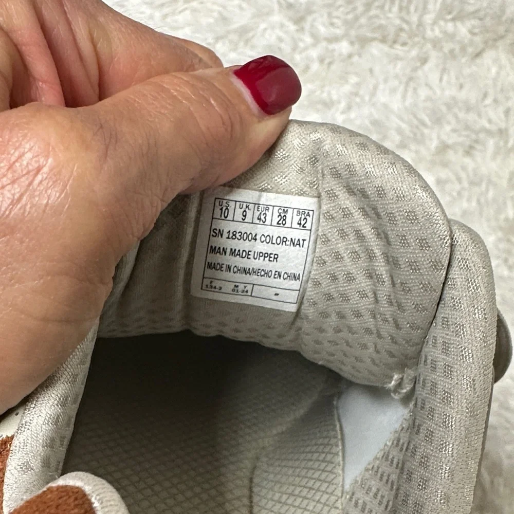 Skechers Men's Gray Sneakers with Brown Accents